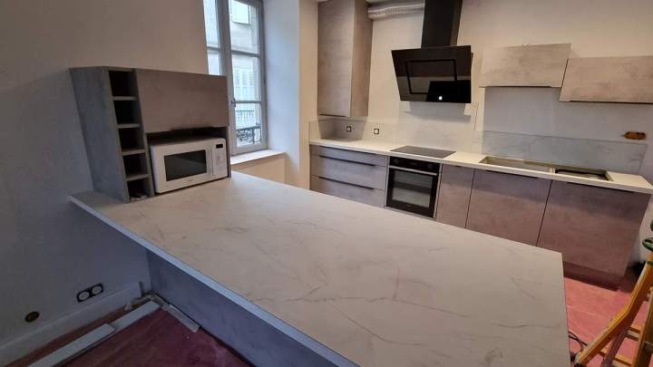 Cuisine personnalisée, installation adaptée à vos besoins