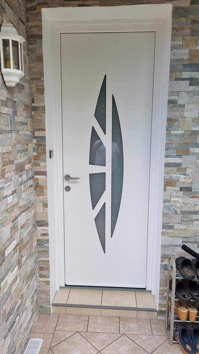 Installation de porte d'entrée Saint-Bonnet-la-Rivière