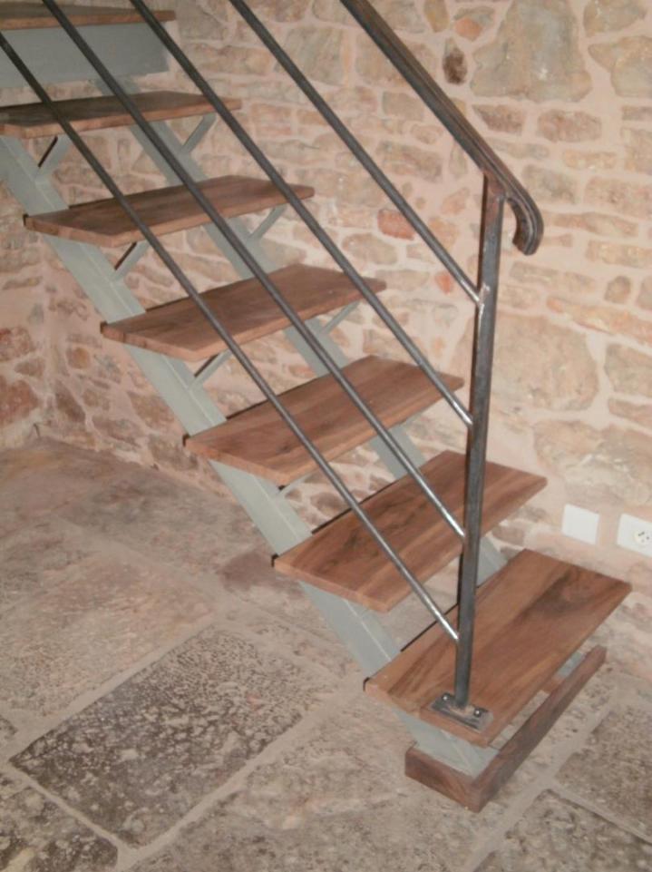 Installation d'escaliers Saint-Bonnet-la-Rivière