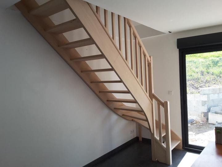 Installation d'escaliers Saint-Bonnet-la-Rivière