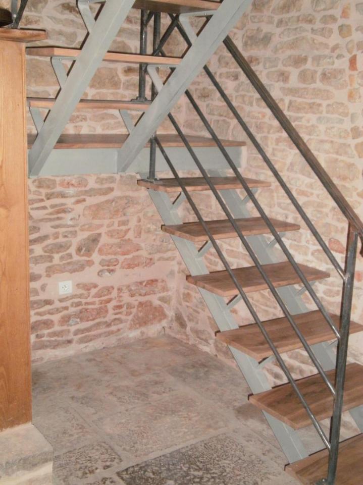 Installation d'escaliers Saint-Bonnet-la-Rivière