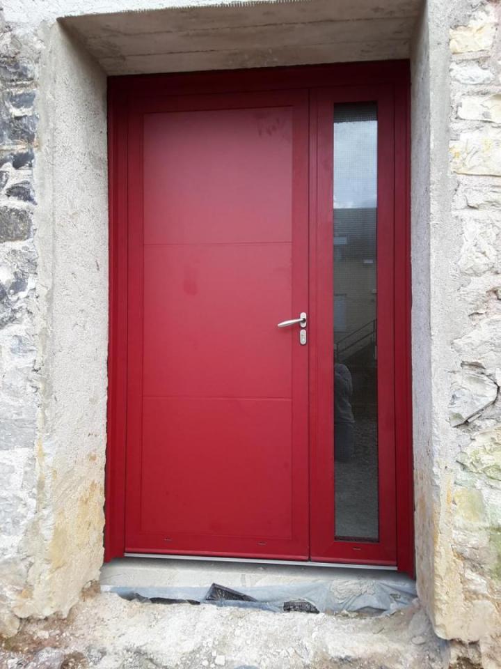 Installation de porte d'entrée Saint-Bonnet-la-Rivière